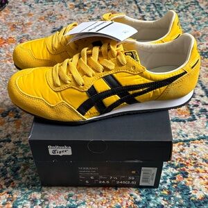 Onitsuka Tiger by Asics Serrano Yellow and Black Sneakers W7.5